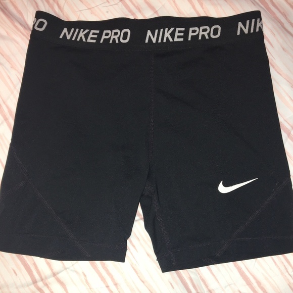 woman’s Nike Pro BIKER shorts!! - Picture 1 of 1
